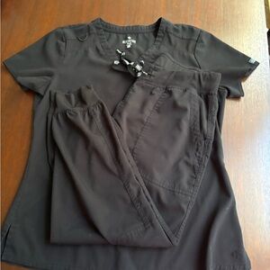 Med Couture Women's Black Scrub Set